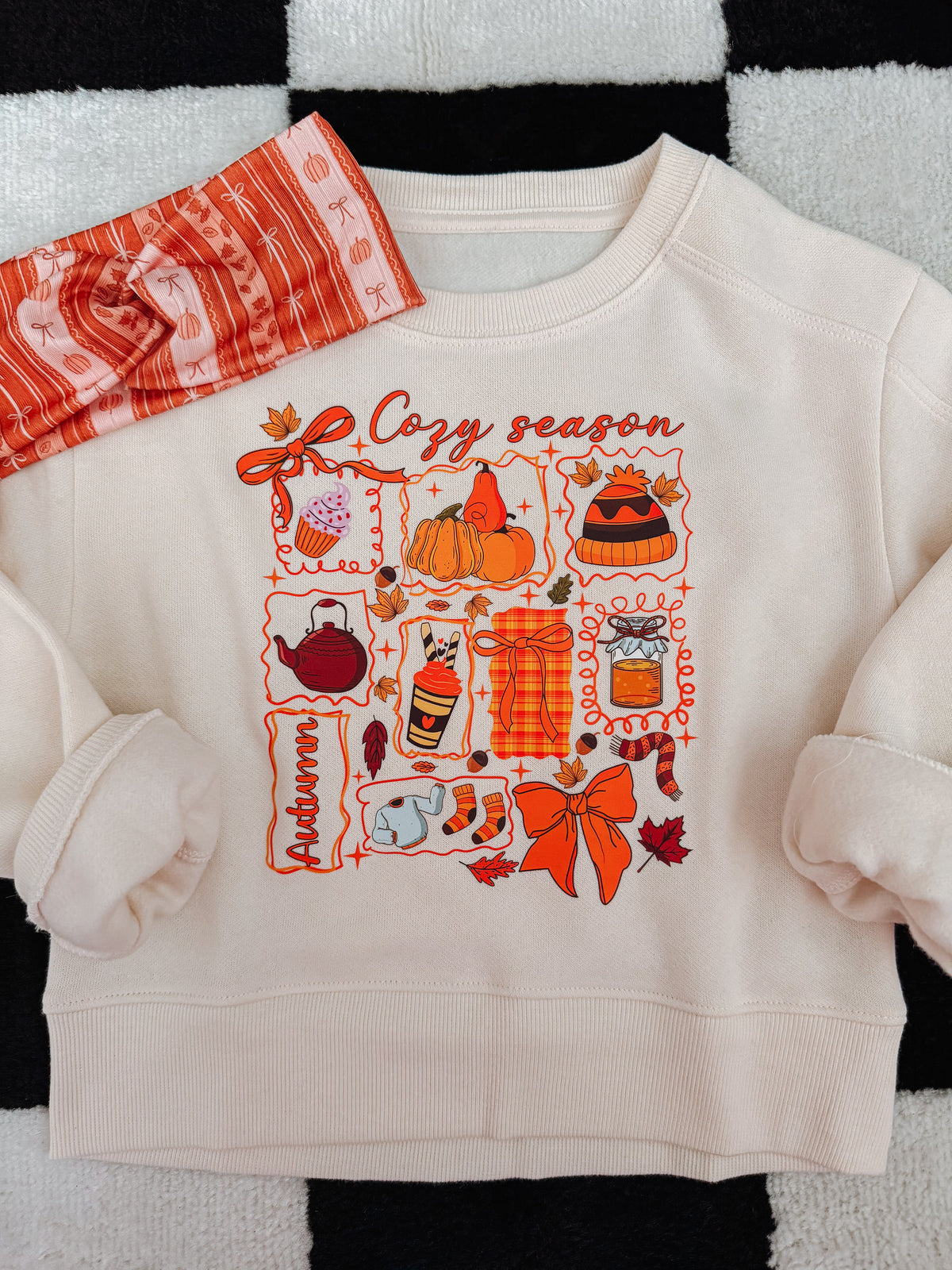 Crewnecks • BOTH 4/5t 🍁🐈